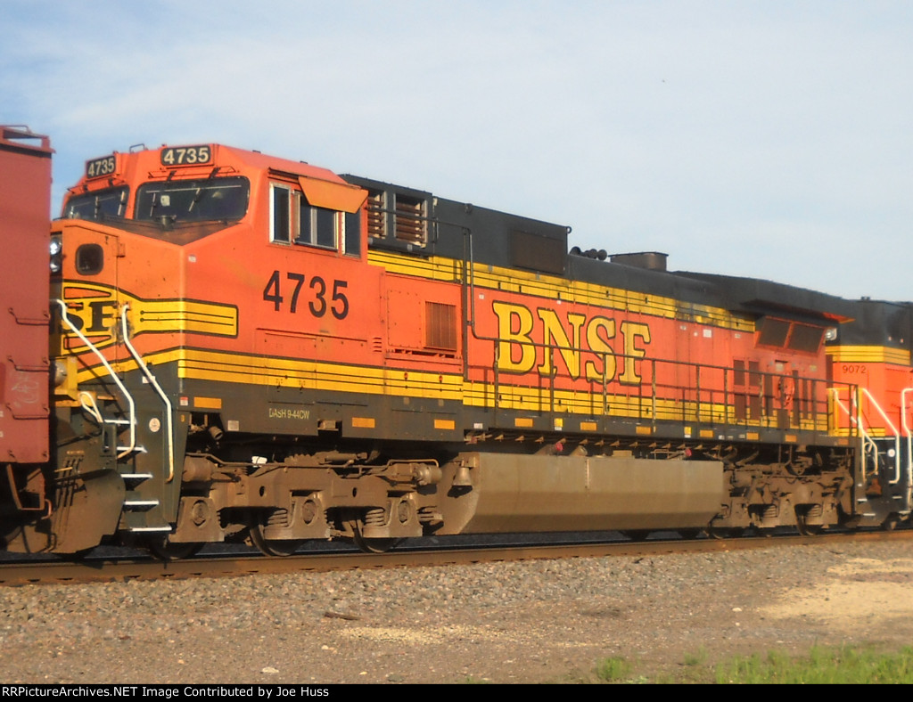 BNSF 4735